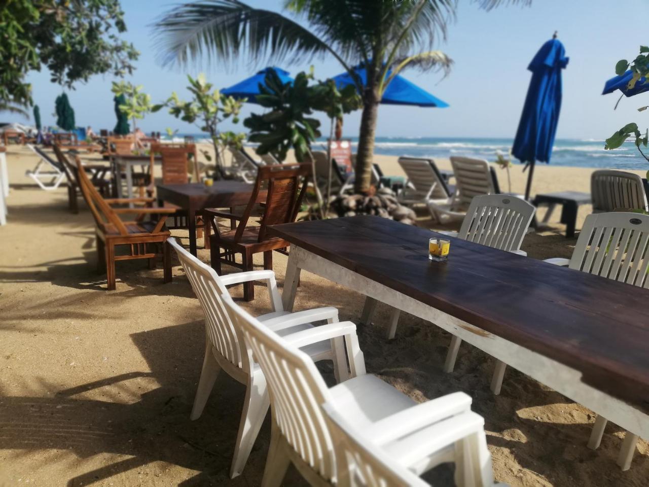 Sunset Colony Beach Resort Unawatuna Exterior photo