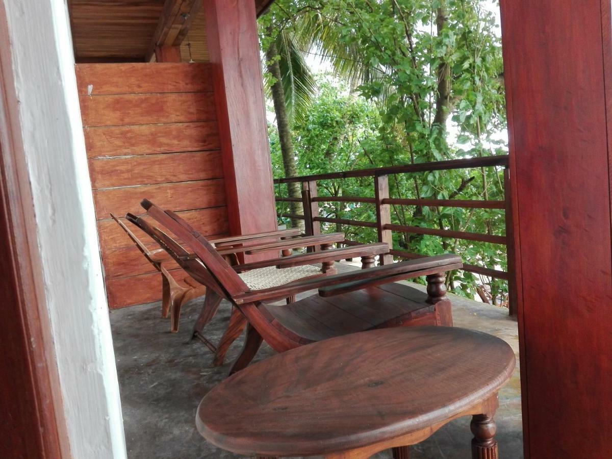 Sunset Colony Beach Resort Unawatuna Exterior photo
