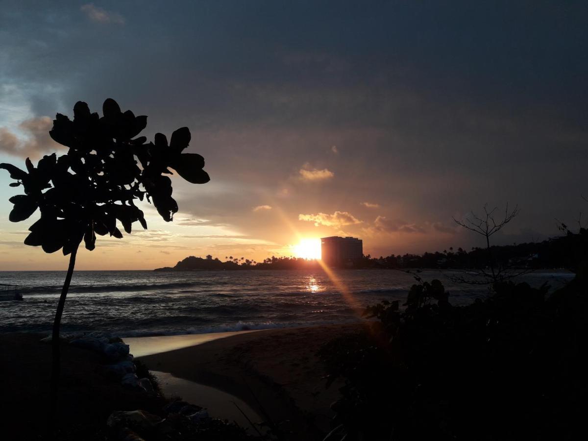 Sunset Colony Beach Resort Unawatuna Exterior photo